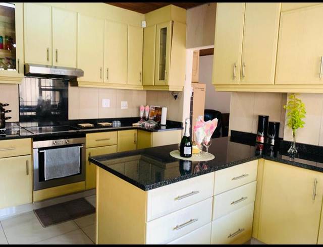 4 BEDROOM HOUSE FOR SALE IN MOSELEY